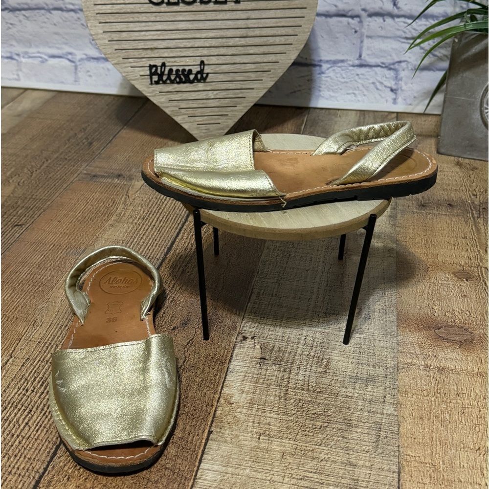 PONS ALOHAS STEP BY STEP WOMENS SANDALS GOLD Size 36